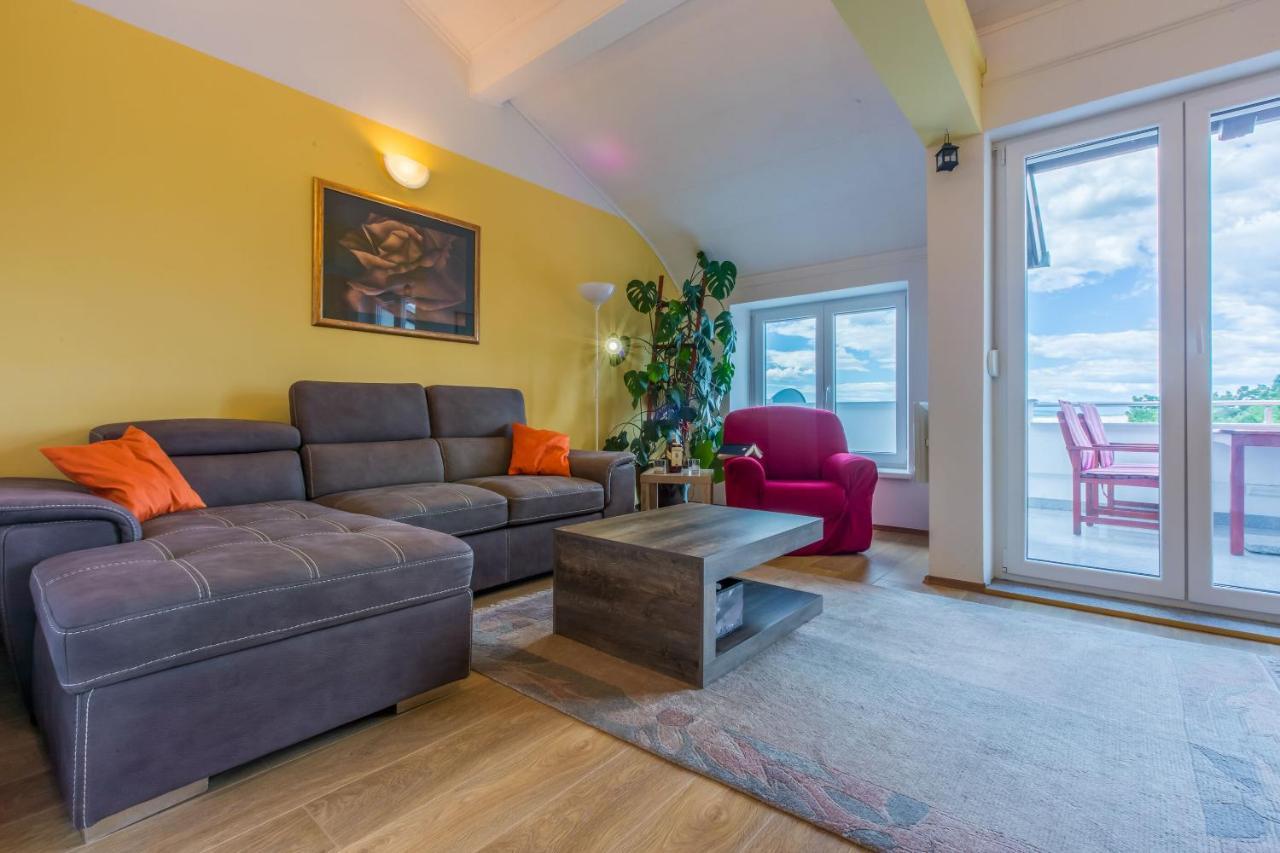 Apartments Dolloree Dramalj Extérieur photo